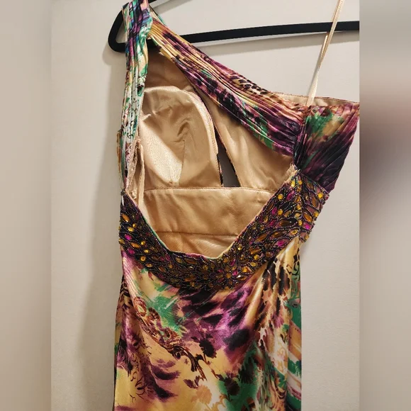 Dress - Picture 3 of 3